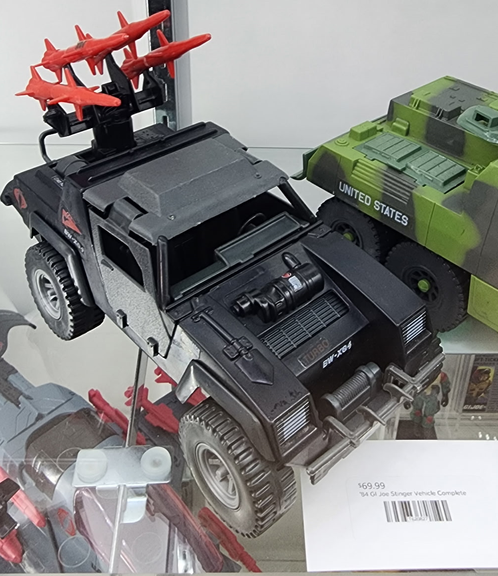 84 GI Joe Stinger Vehicle with driver Complete | Comic Book
